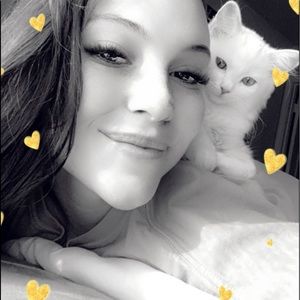 Meet your Posher, Kenzie